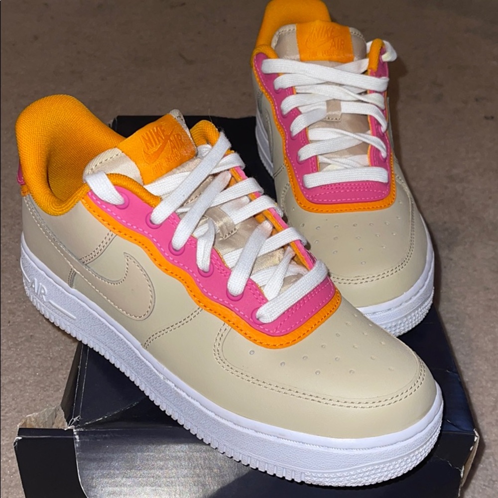 WMNS AIR FORCE 1, worn twice.